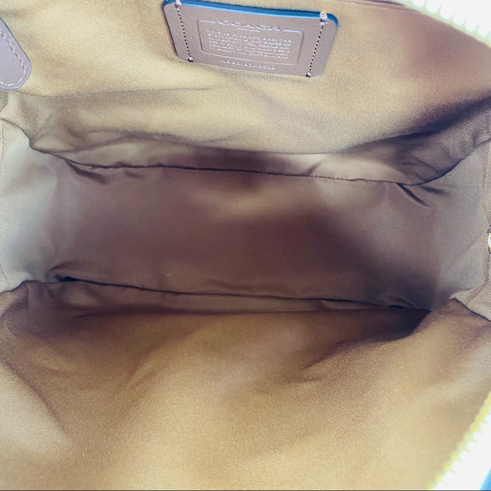 Coach Signature Jordyn Backpack - Picture 9 of 11